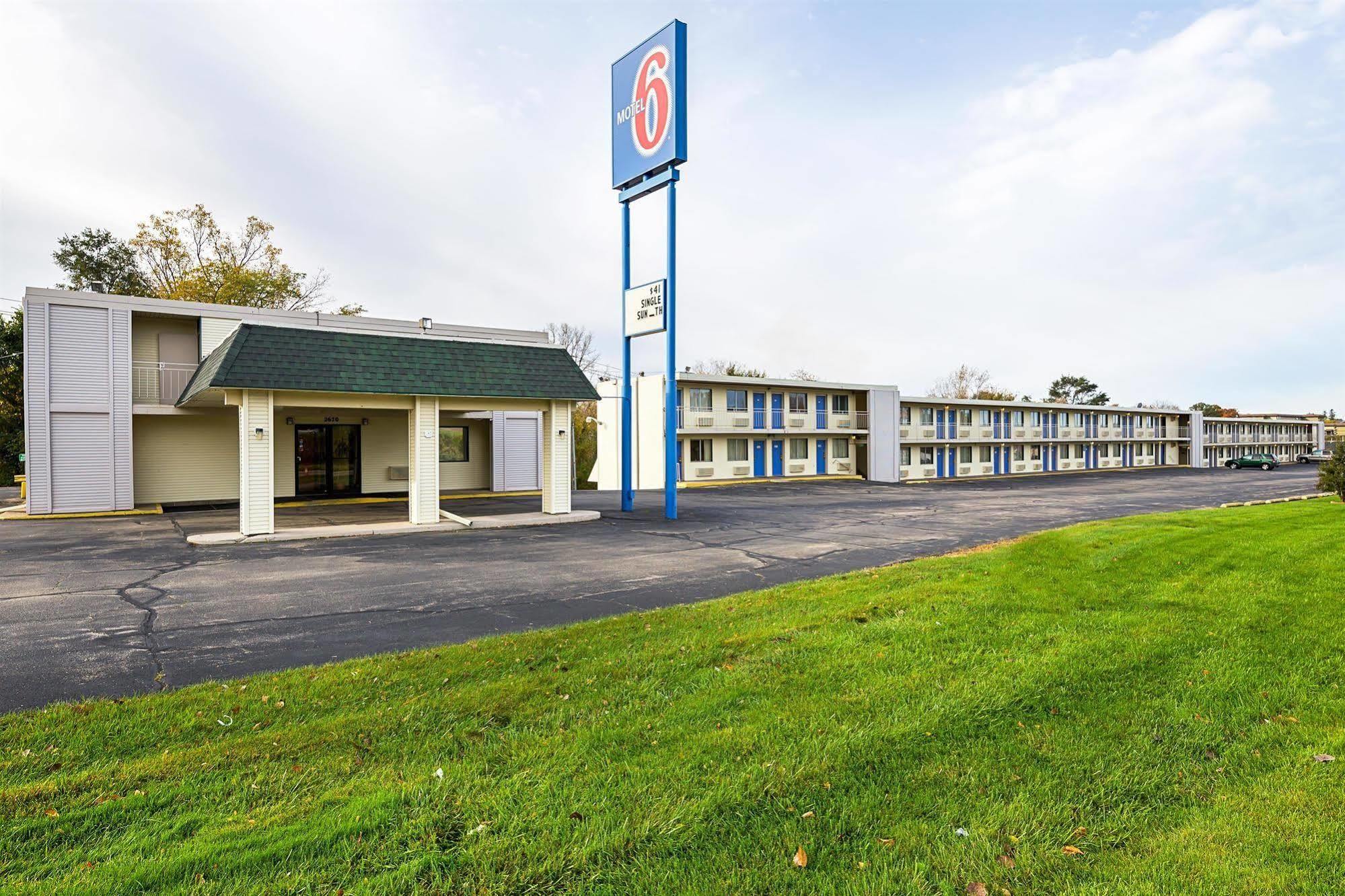 Rodeway Inn Dubuque Exterior foto